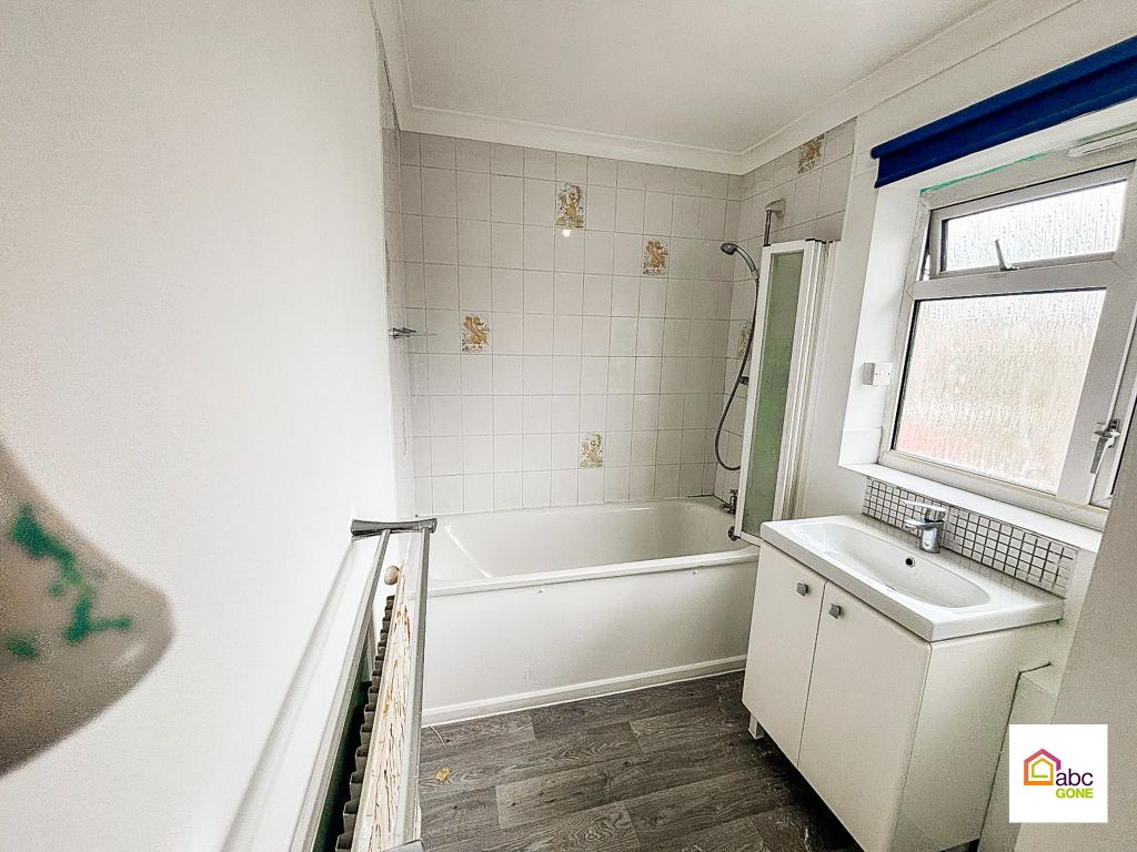 Property photo 2 of 3