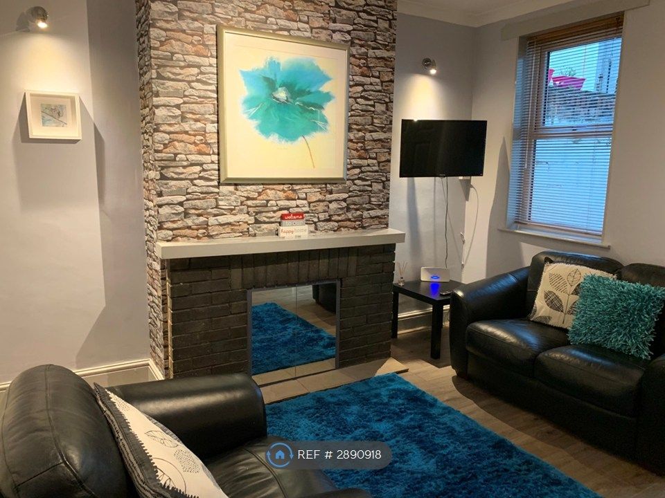 Property photo 1 of 14 Lounge