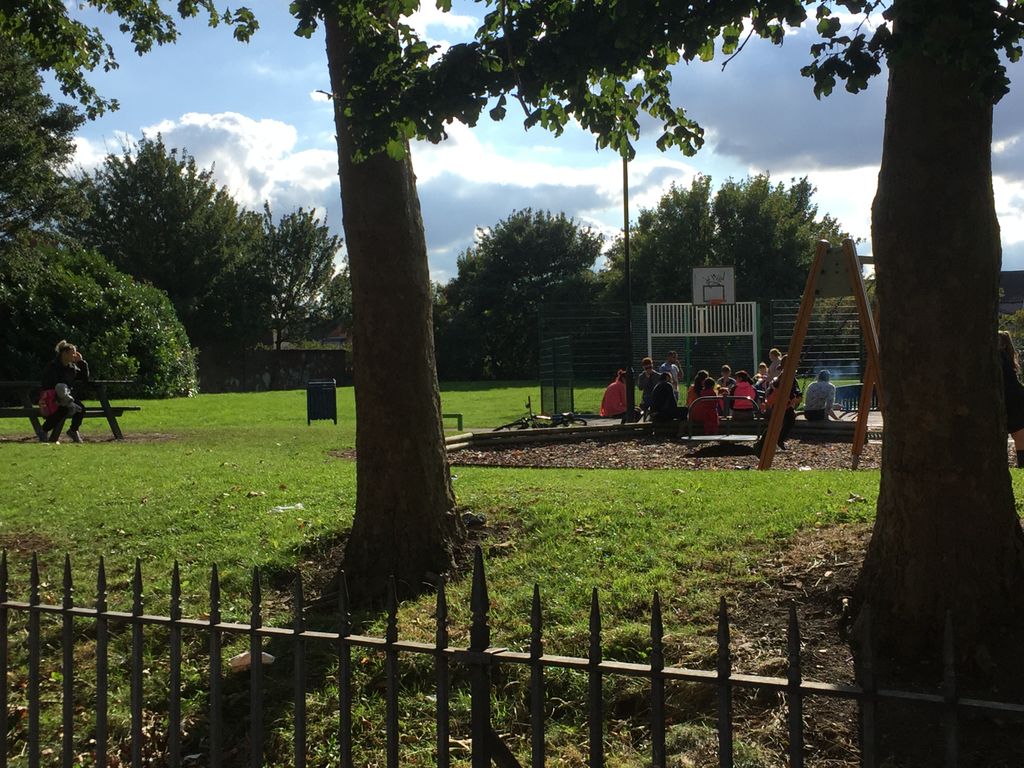 Property photo 2 of 11 Park 