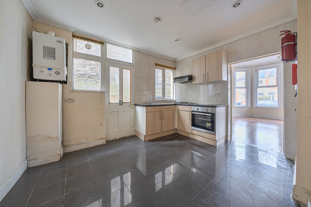 Property photo 3 of 12 Kitchen