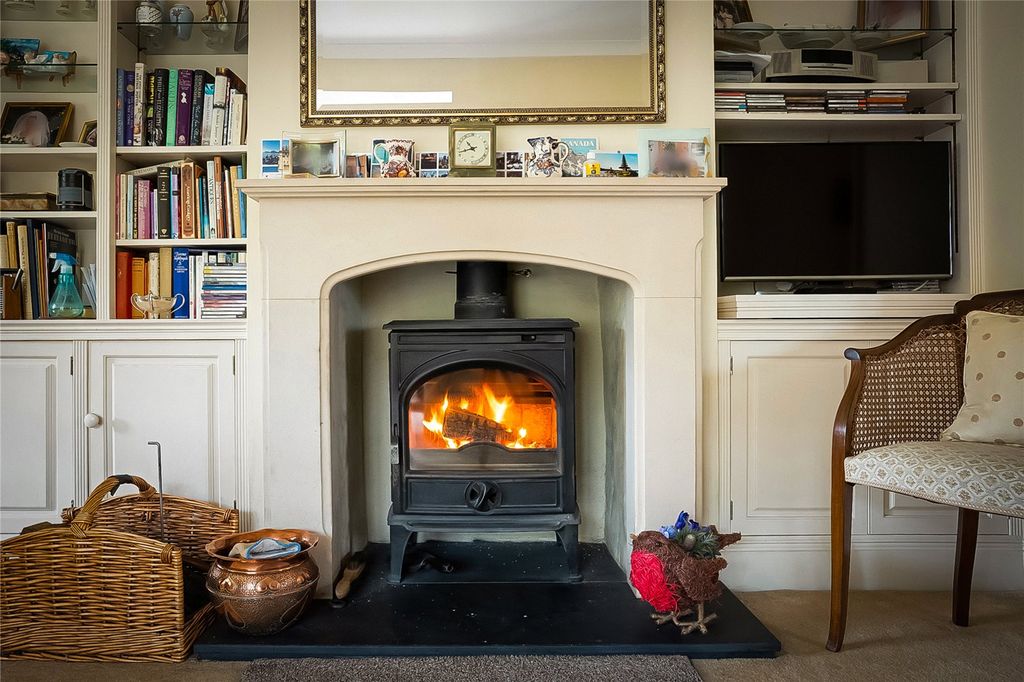 Property photo 3 of 25 House. Partnership