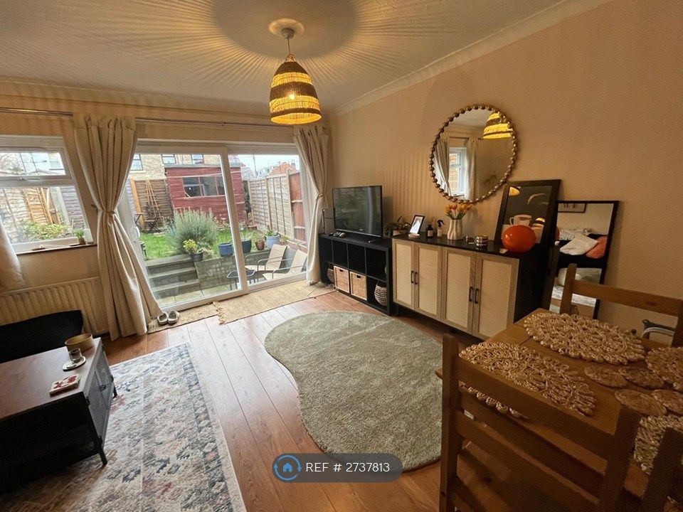 Property photo 2 of 12 Lounge With Garden View