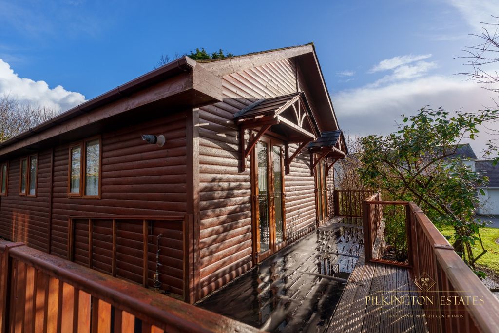 Property photo 2 of 21 4699884