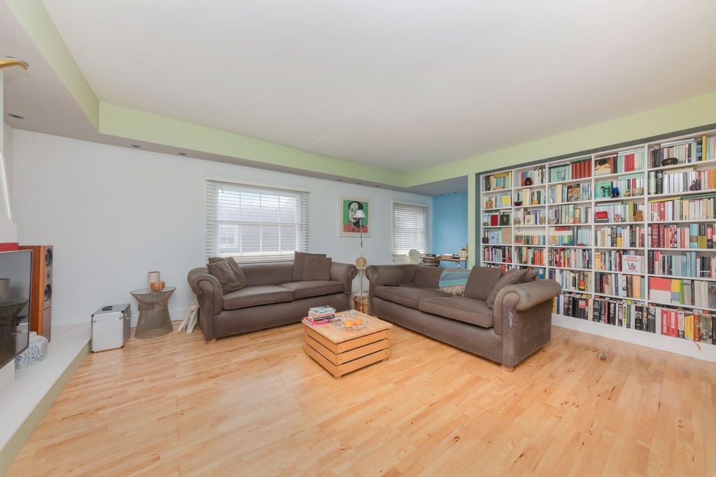 Property photo 3 of 14
