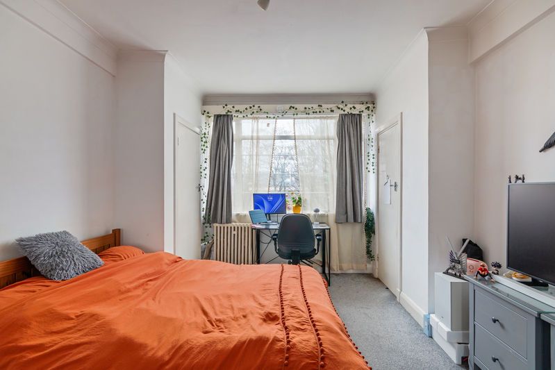 Property photo 1 of 6 Photo 4