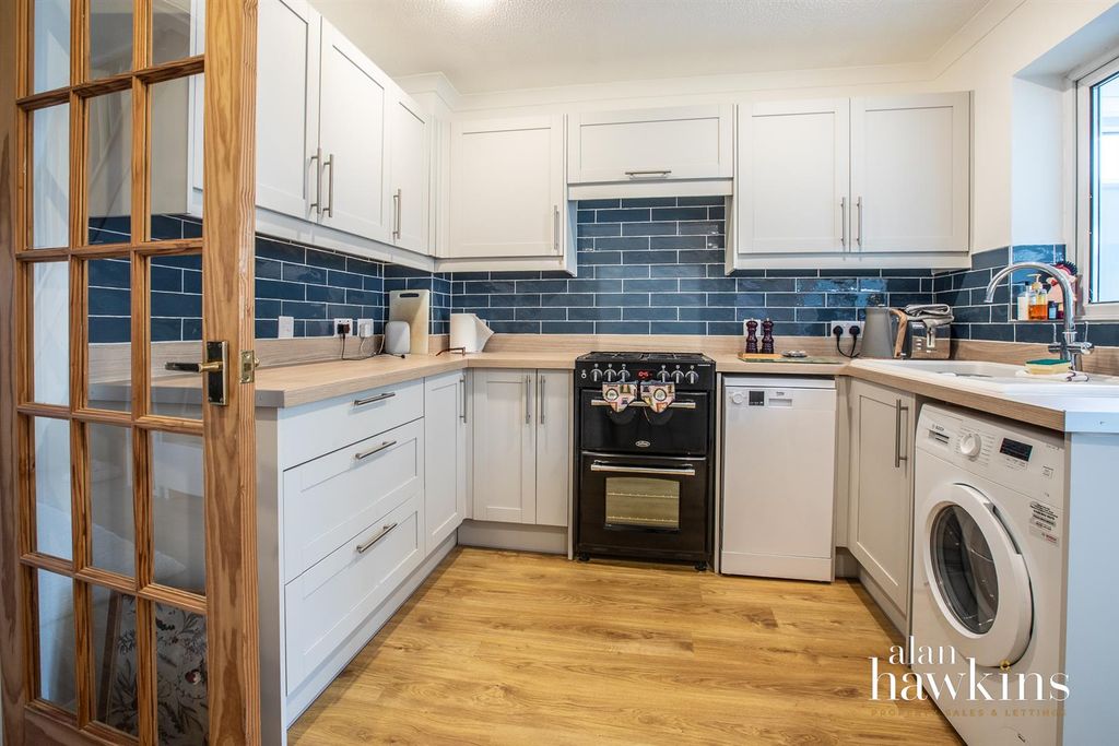 Property photo 3 of 14 3492-3.Jpg