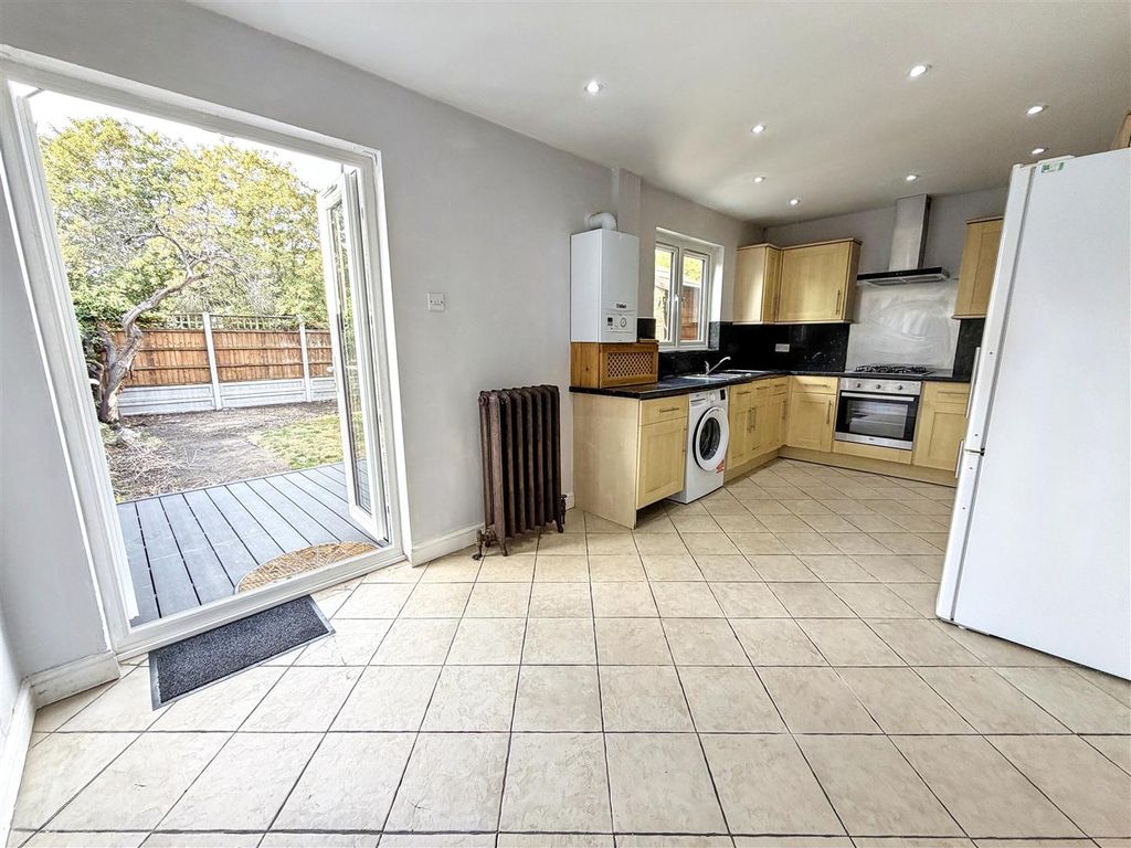 Property photo 3 of 14 Kitchen/Diner