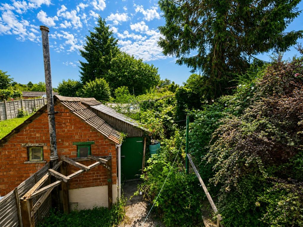 Property photo 2 of 8 Station Road - Garden.Jpg