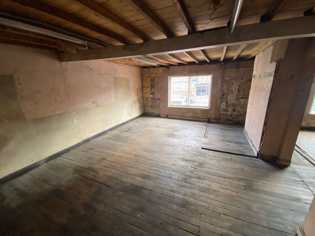 Property photo 3 of 8 Photo 1