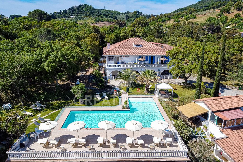 Property photo 1 of 64