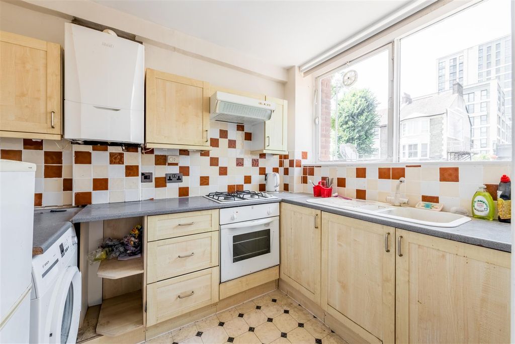 Property photo 3 of 11 4 Cliftonville Court-3.Jpg