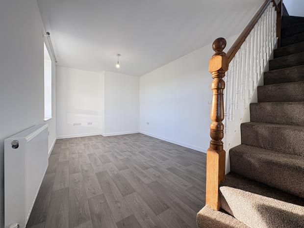 Property photo 2 of 20 Lounge 1