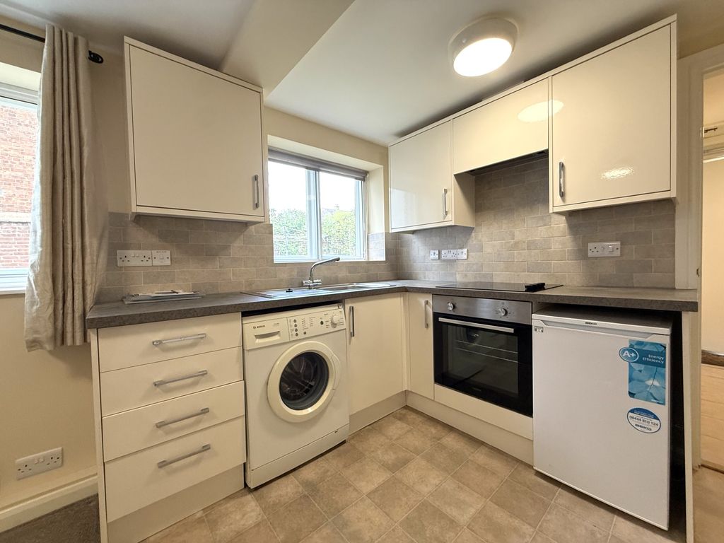 Property photo 3 of 12 4
