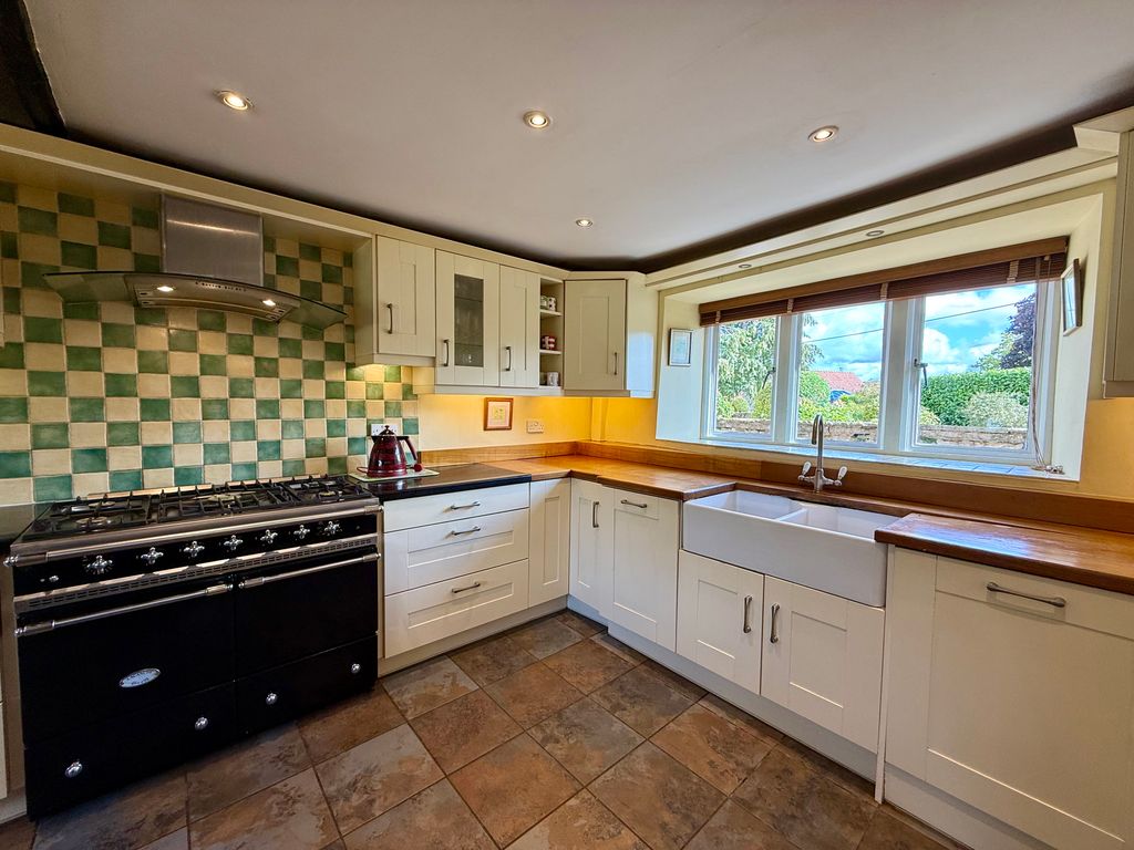 Property photo 3 of 24 Kitchen/ Breakfast Room