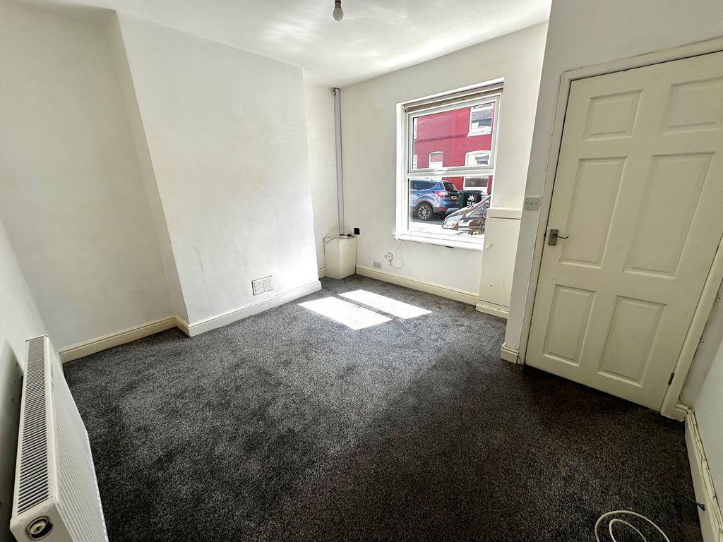 Property photo 3 of 17 Image