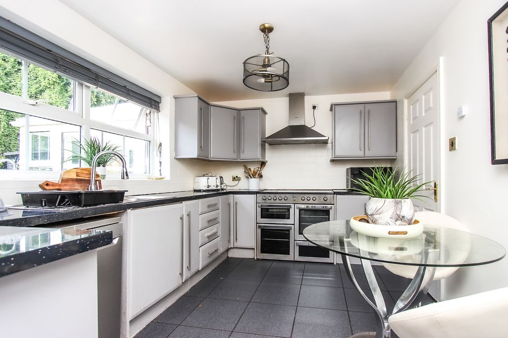 Property photo 2 of 19 Kitchen/Breakfast Room