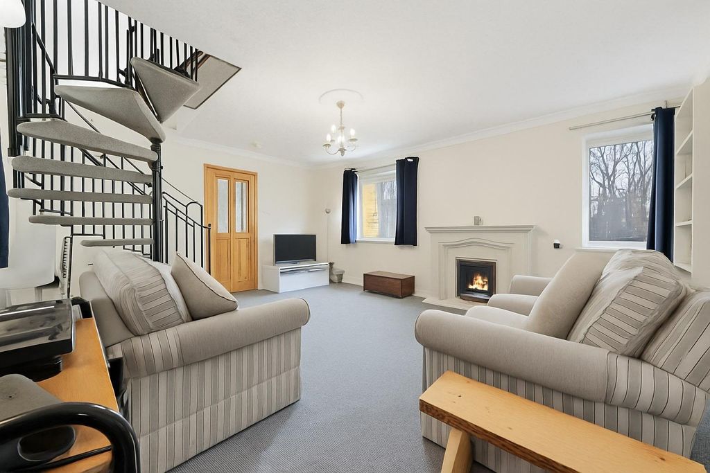 Property photo 2 of 19 25 Fossgill Avenue Lounge.Jpg