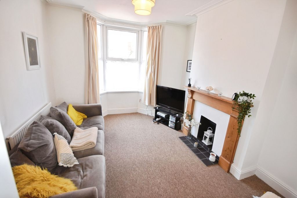 Property photo 2 of 8