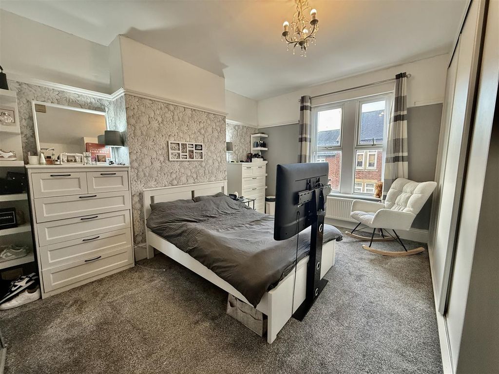 Property photo 3 of 9 Bedroom One