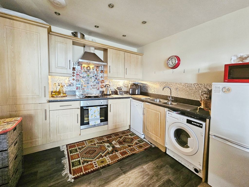 Property photo 3 of 12