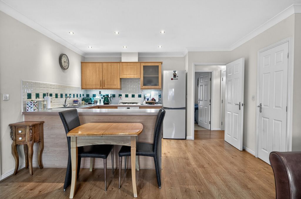 Additional image 6 of 2 bed flat for saleGrace Gardens, Crookham Road, Fleet GU51