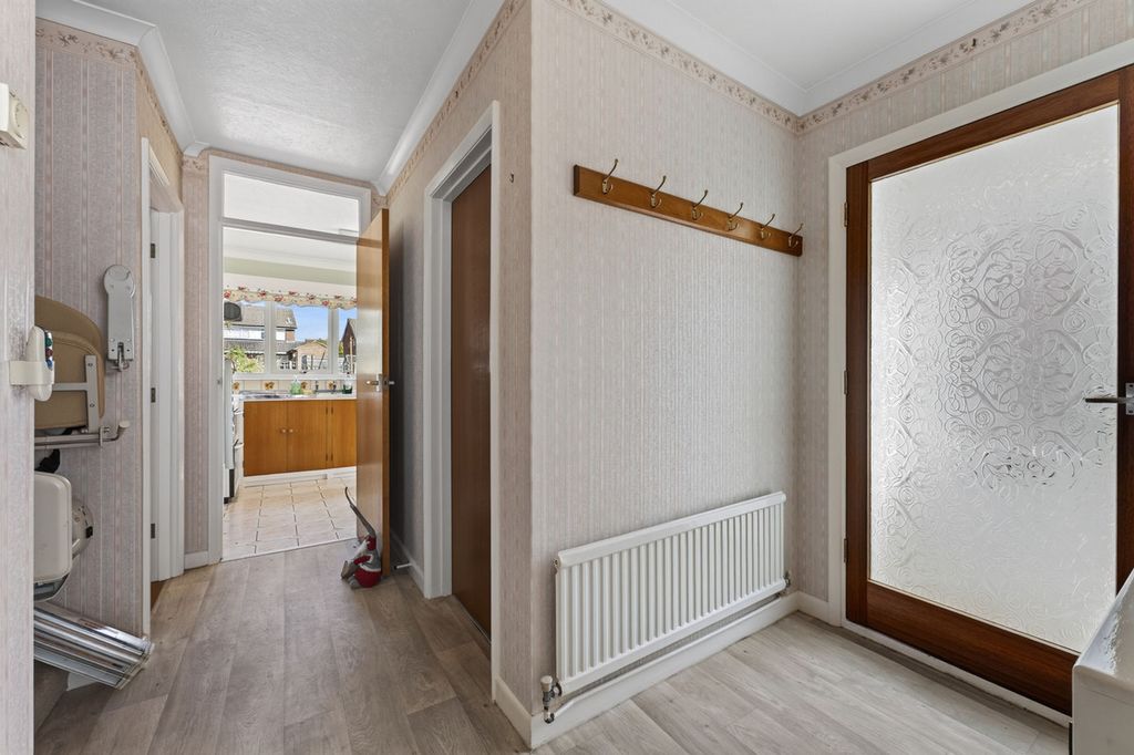 Property photo 2 of 37