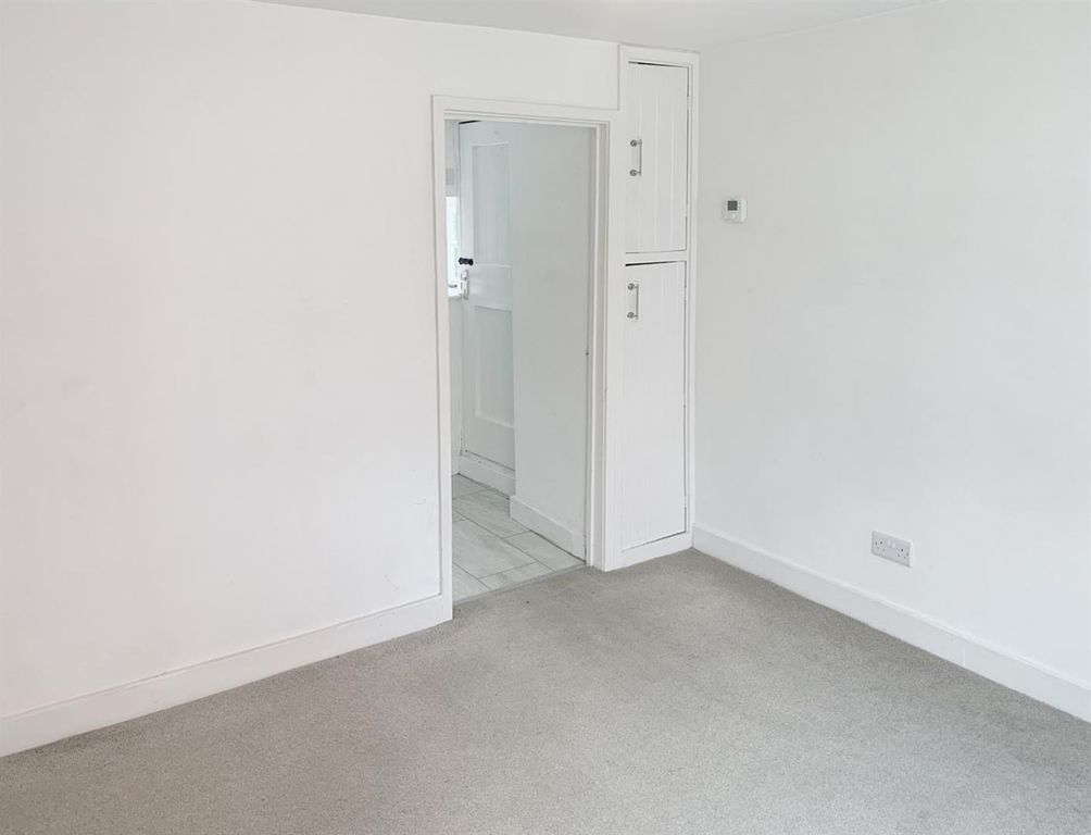 Property photo 3 of 14 11-5Bef8Bdf-8A87-49B0-87B6-33134A759456.Jpg