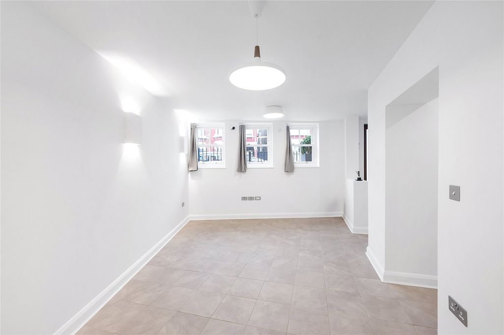 Property photo 2 of 15 Reception