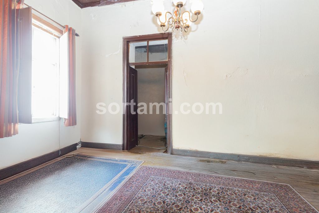 Property photo 3 of 33