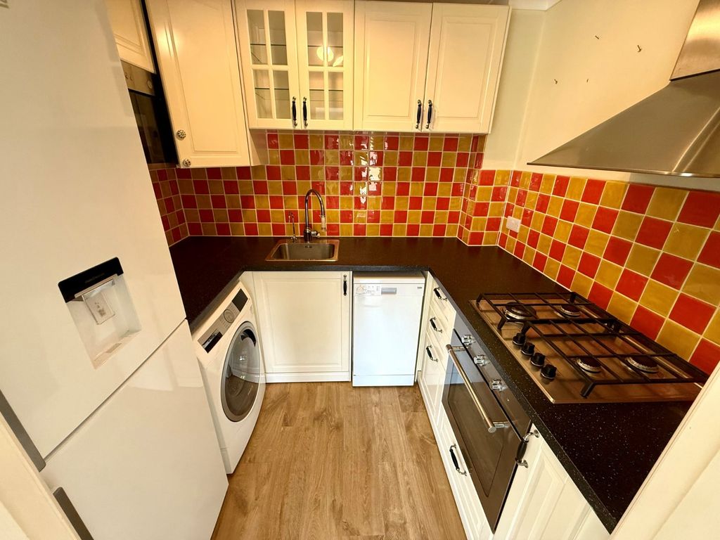 Property photo 2 of 16 Picture No. 19