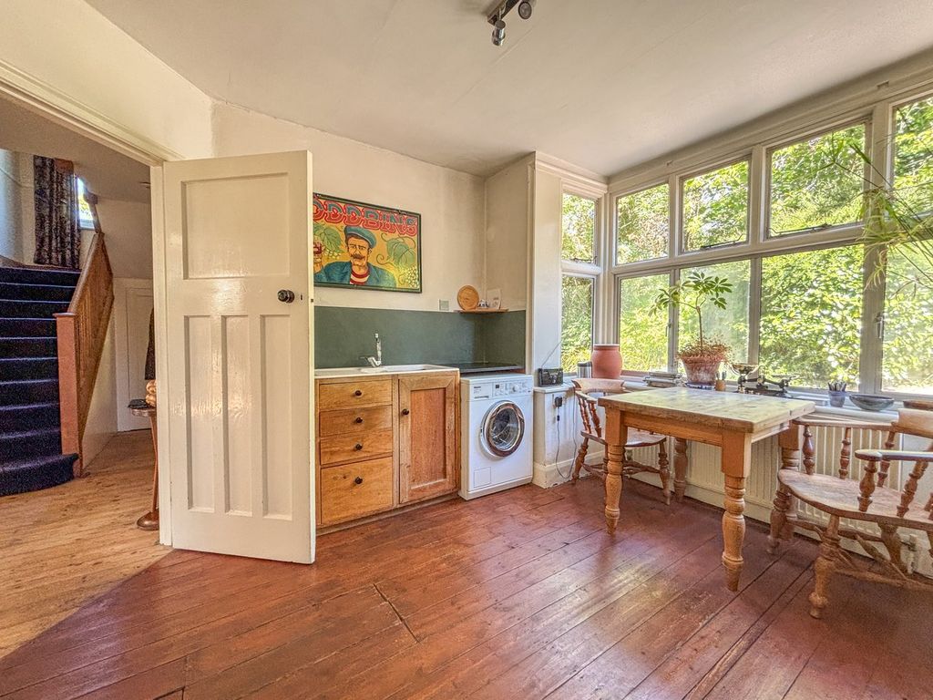 Property photo 3 of 24