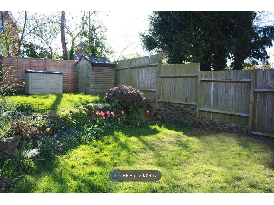 Property photo 2 of 11 Garden