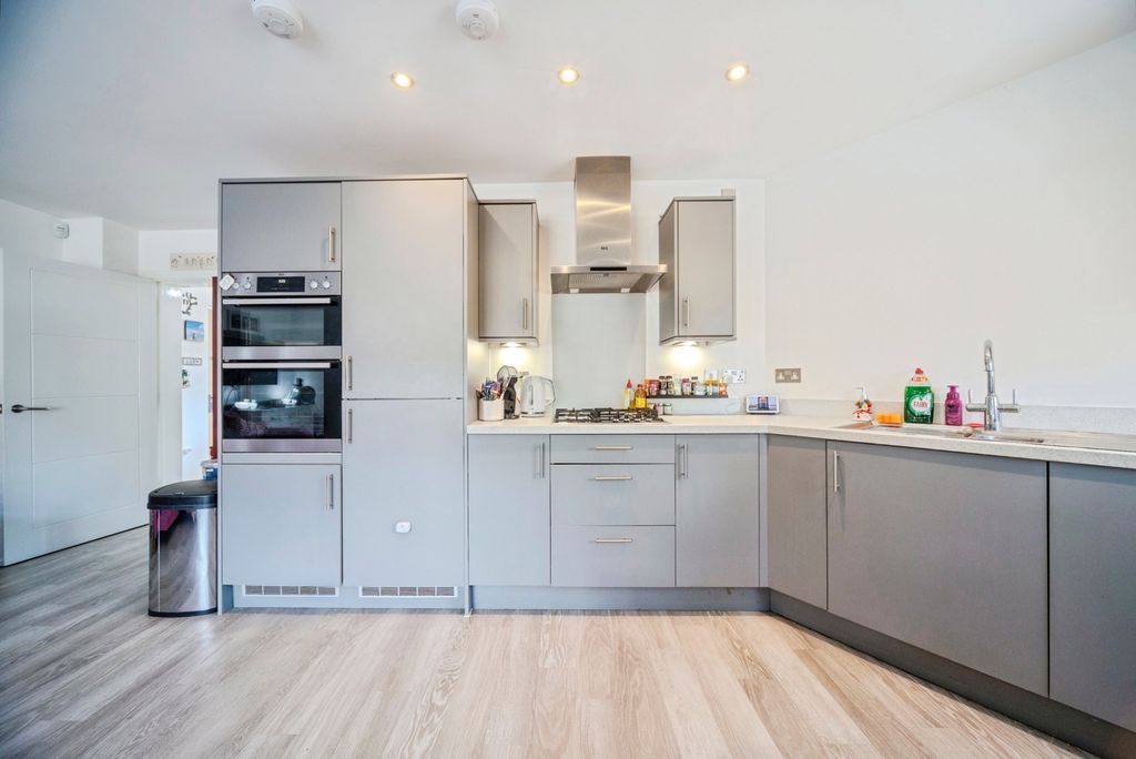 Property photo 2 of 15 Pbox-Img.Jpg
