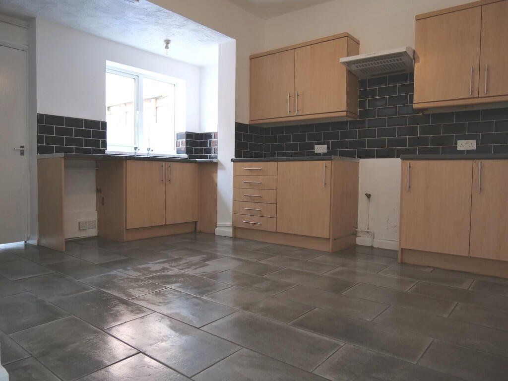 Property photo 2 of 10 Breakfast Kitchen