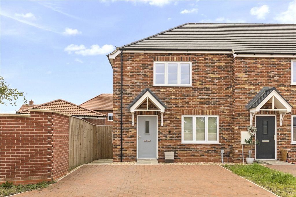 Property photo 1 of 27 Picture No. 12