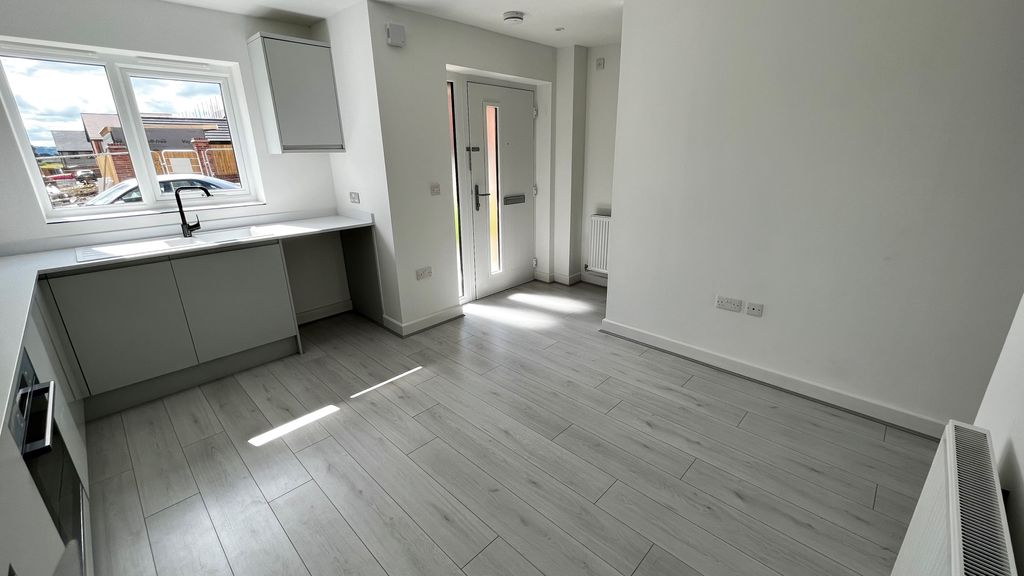 Property photo 3 of 15 Image