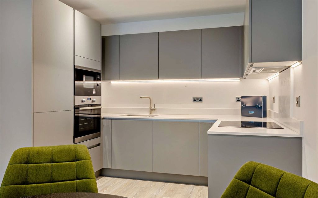 Property photo 1 of 7 Kitchen/Lounge