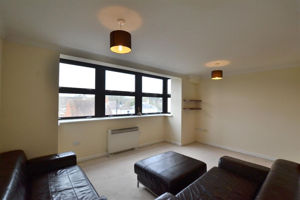 Property photo 3 of 9 Living Room.Jpg