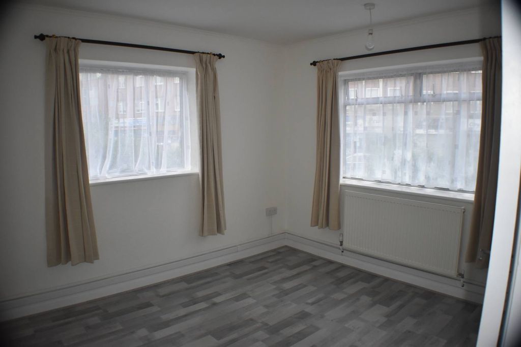 Property photo 2 of 12 Gallery