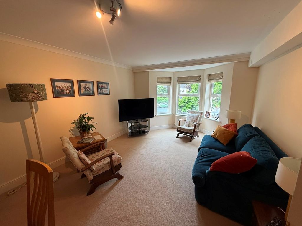 Property photo 3 of 8