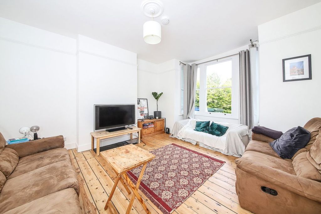 Property photo 2 of 17