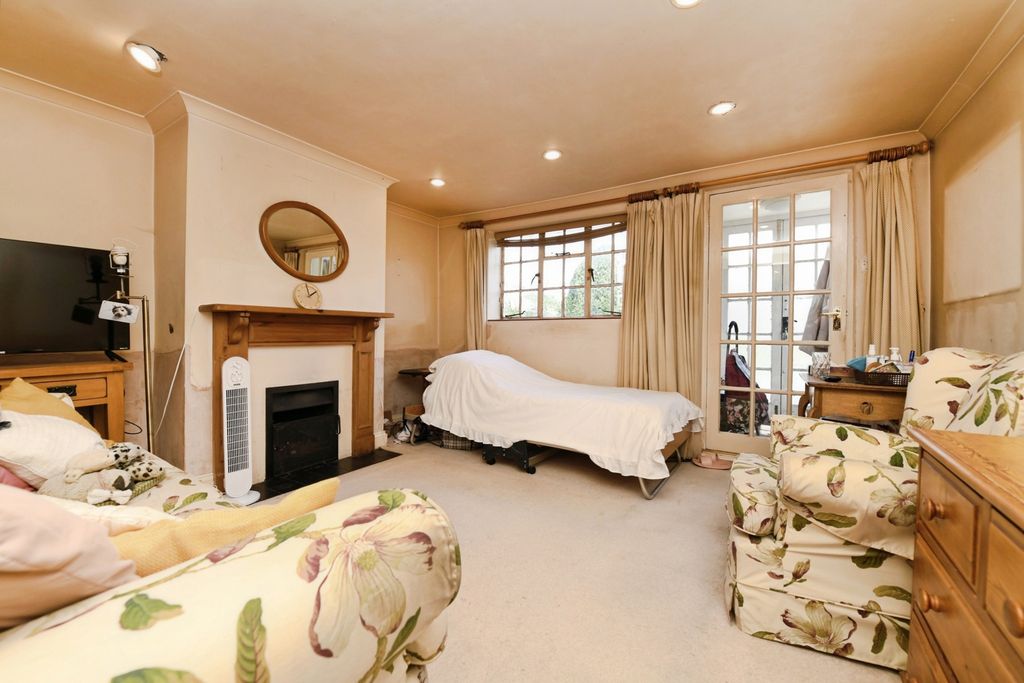 Property photo 3 of 11 Pbox-Img.Jpg
