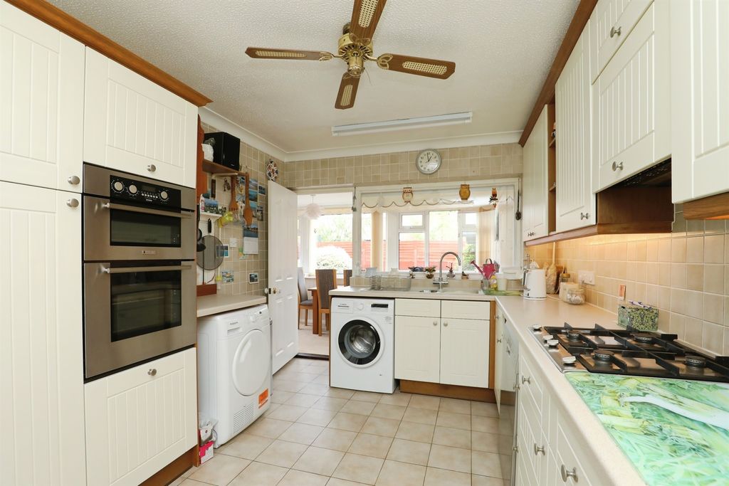 Property photo 3 of 16