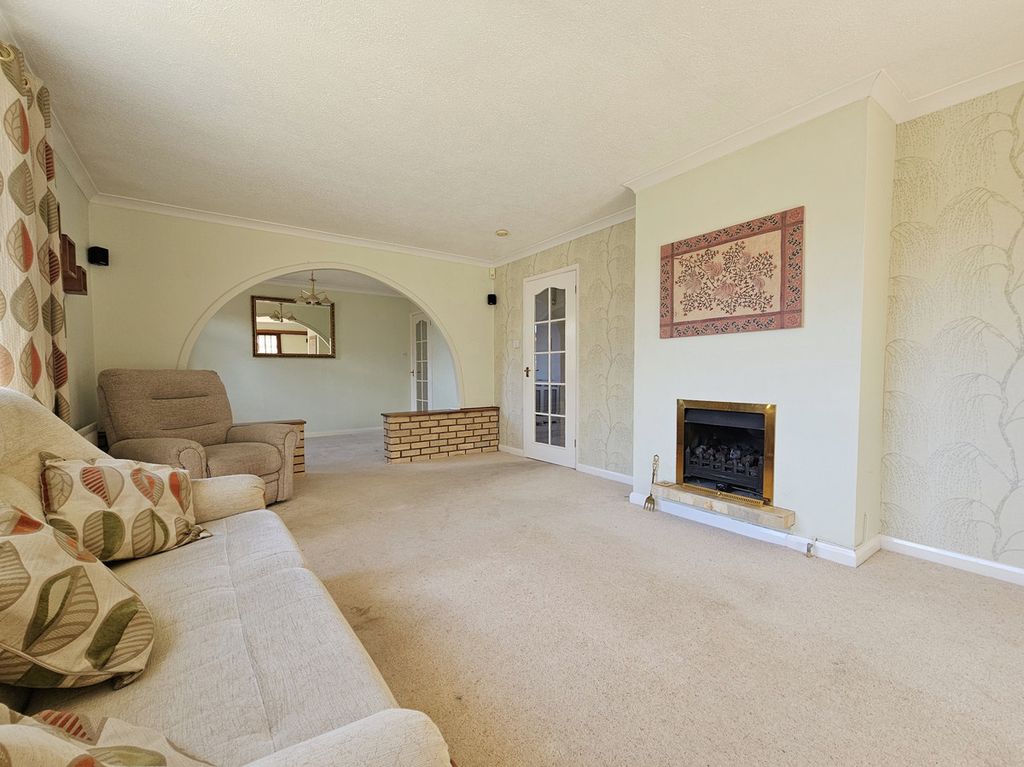 Property photo 3 of 16
