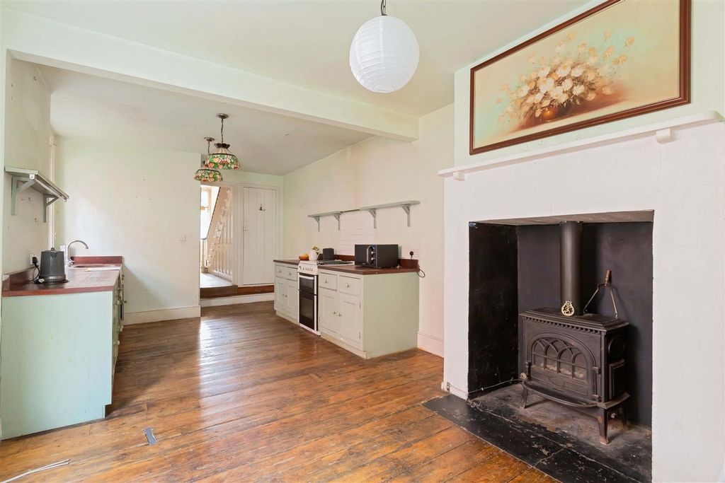 Property photo 3 of 22 Brighton Rd_16.Jpg