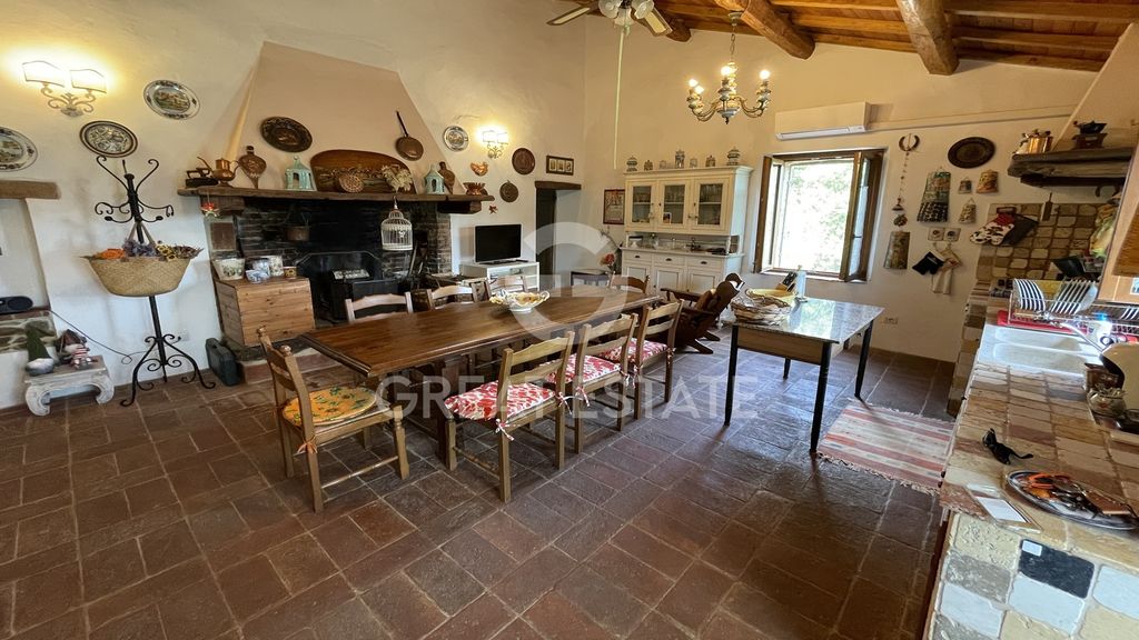 Property photo 2 of 42 Interiors