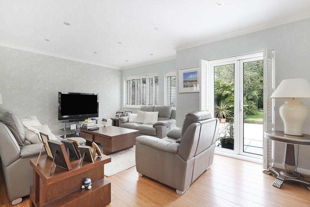 Property photo 3 of 30 Photo 17