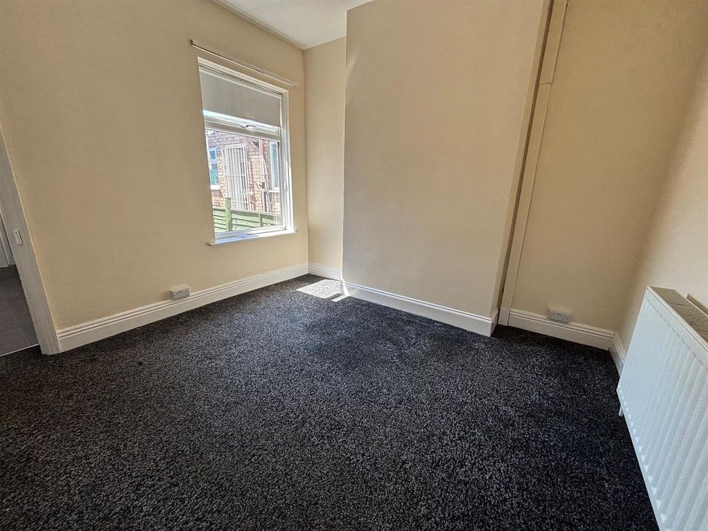 Property photo 3 of 7 Dining Room.Jpg