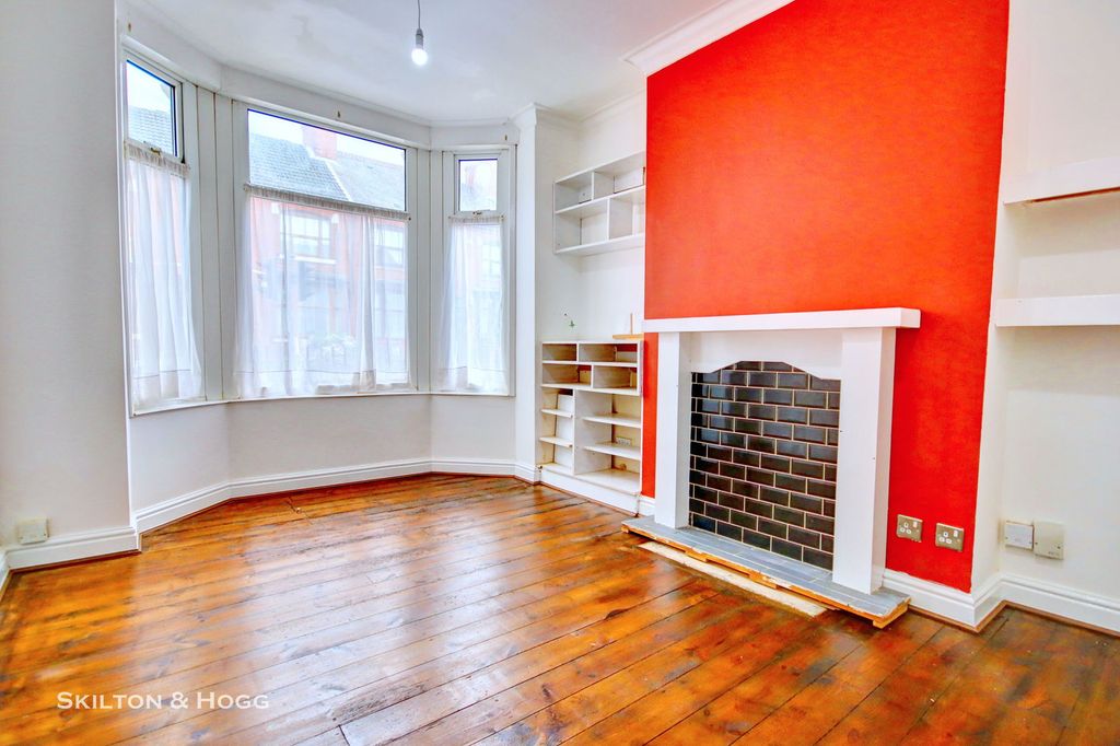 Property photo 2 of 7