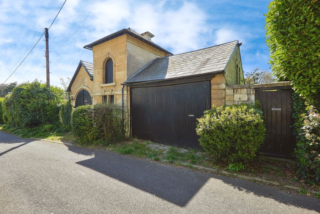 Property photo 1 of 6